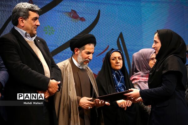 جشن پایش سلامت 17000 کارگر خدمات شهری و آغاز چکاپ سلامت کارمندان شهرداری