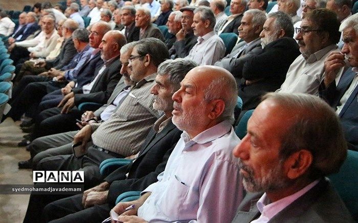 عیدی بازنشستگان به موقع پرداخت می شود