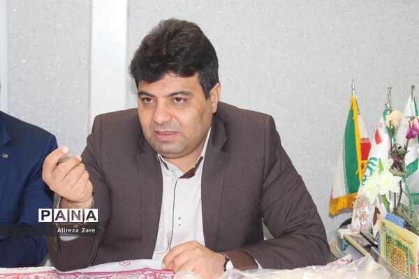 نشست مشترک کارکنان حوزه روابط عمومی آموزش و پرورش استان بوشهر با سازمان دانش‌آموزی
