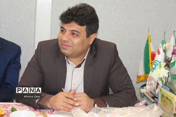 نشست مشترک کارکنان حوزه روابط عمومی آموزش و پرورش استان بوشهر با سازمان دانش‌آموزی