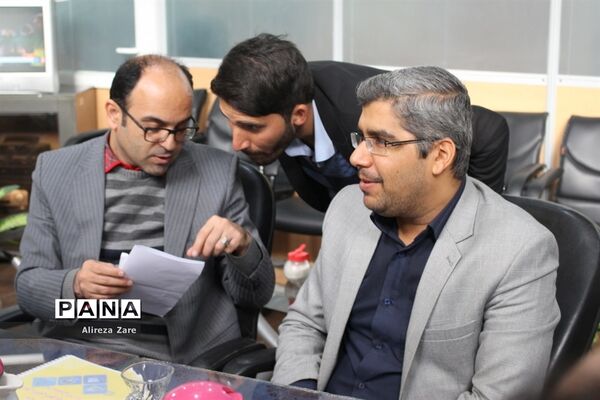 نشست مشترک کارکنان حوزه روابط عمومی آموزش و پرورش استان بوشهر با سازمان دانش‌آموزی