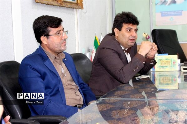 نشست مشترک کارکنان حوزه روابط عمومی آموزش و پرورش استان بوشهر با سازمان دانش‌آموزی