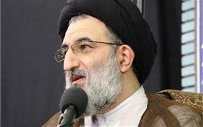 انتقاد نماینده ولی فقیه از رویکرد محدودسازی فضای مجازی