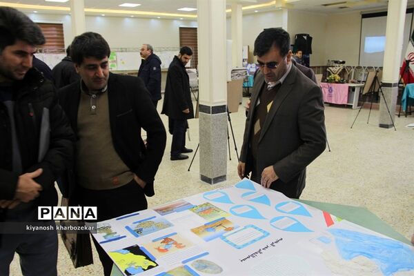 افتتاح نمایشگاه آثار منتخب  دانش‌آموزان آذربایجان‌غربی با محوریت احیای دریاچه ارومیه