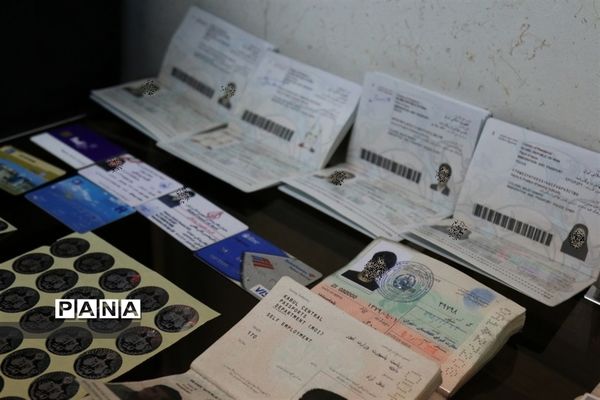 انهدام  باند جعل اسناد دولتی و مسافرتی