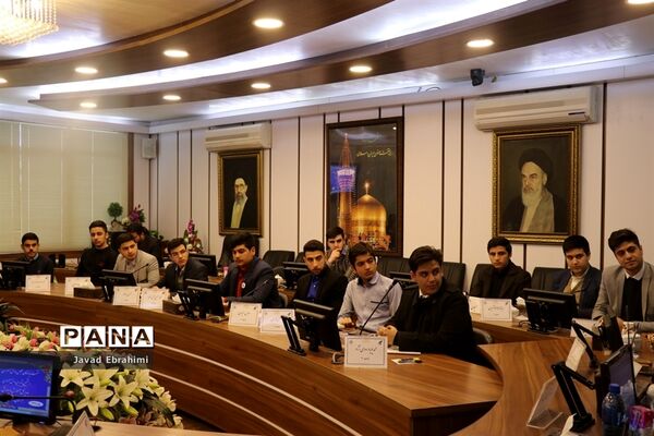 نشست نمایندگان مجلس دانش‌آموزی و منتخبان شورای دانش‌آموزی