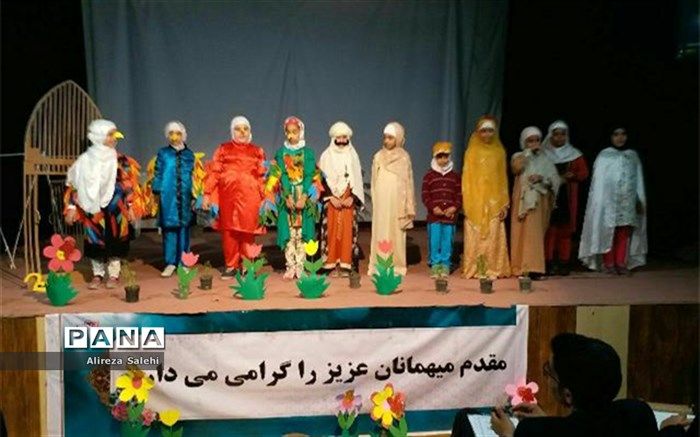 رکورد گروه های نمایشی تئاتر درسی میناب شکسته شد