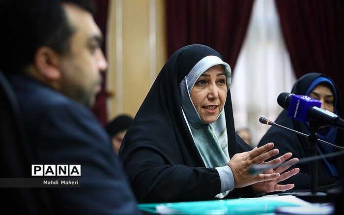 مینایی‌پور: جمعیت خانم‌ها در آموزش و پرورش بیش از آقایان است