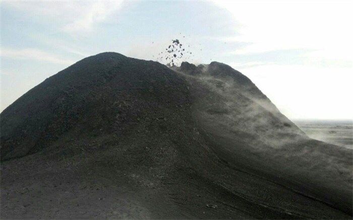 فوران مجدد گل‌افشان روستای تنگ در جنوب سیستان و‌بلوچستان