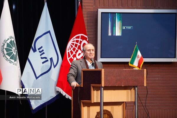 آیین تجلیل از صادرکنندگان نمونه استان آذربایجان غربی