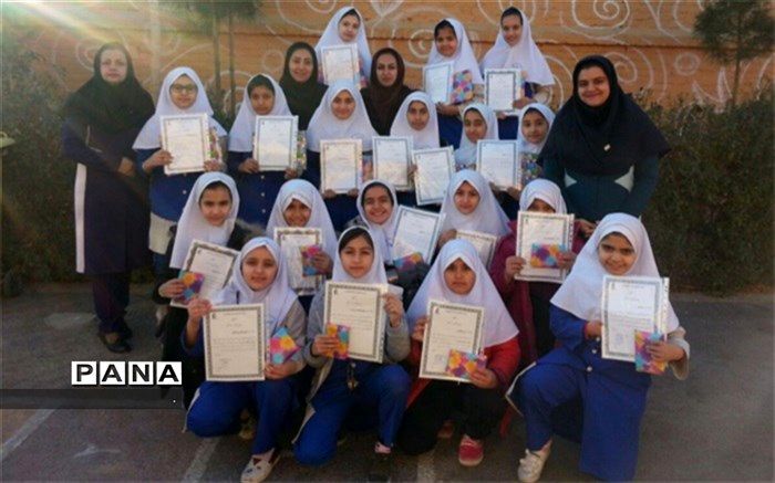 تجلیل از برگزیدگان مسابقه تورنی تیم ریاضی دبستان سرای دانش نو