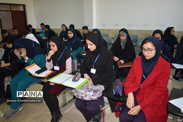 برگزاری کارسوق ویتامین B (مسابقه گروهی زیست شناسی) ویژه مدارس سمپاد