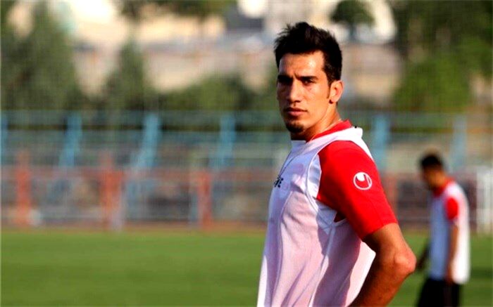 مهاجم سابق پرسپولیس و استقلال شاگرد علی کریمی شد