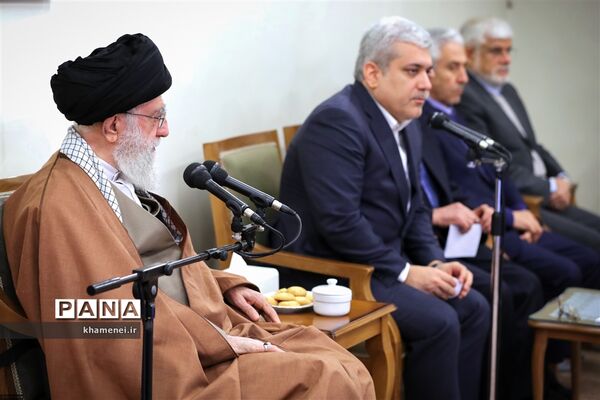 دیدار جمعی از مسئولان و محققان پژوهشکده علوم شناختی با رهبر معظم انقلاب
