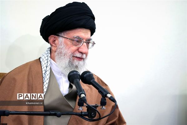 دیدار جمعی از مسئولان و محققان پژوهشکده علوم شناختی با رهبر معظم انقلاب