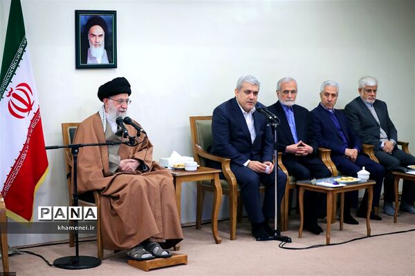 دیدار جمعی از مسئولان و محققان پژوهشکده علوم شناختی با رهبر معظم انقلاب
