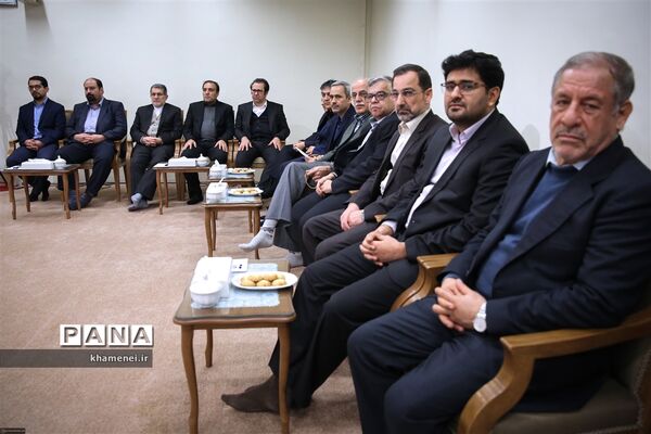 دیدار جمعی از مسئولان و محققان پژوهشکده علوم شناختی با رهبر معظم انقلاب