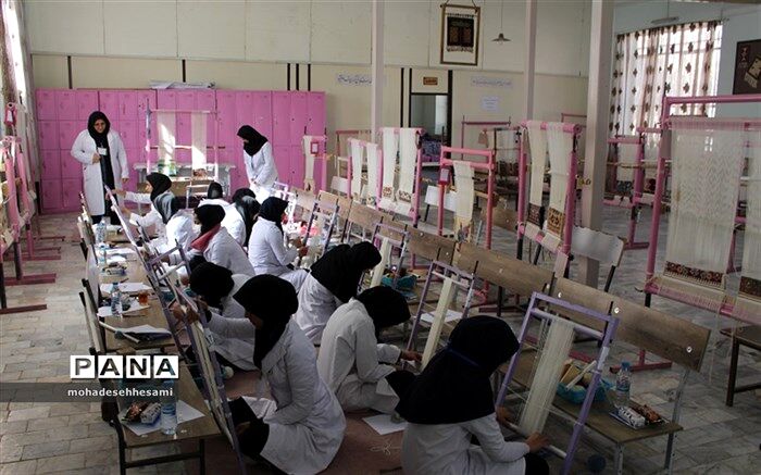 معاون آموزش و پرورش خراسان جنوبی : رقابت 18هنرجودر سیزدهمین المپیاد فرش استان
