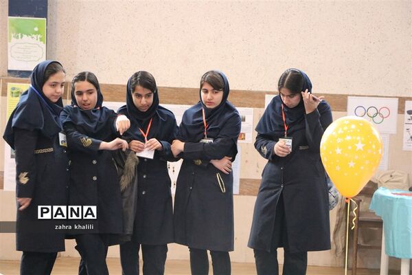 رقابت بیش از 47 تیم دومینو تاپلینگ گروه دختران در مسابقات بازی‌های فکری سرگرمی در شیراز