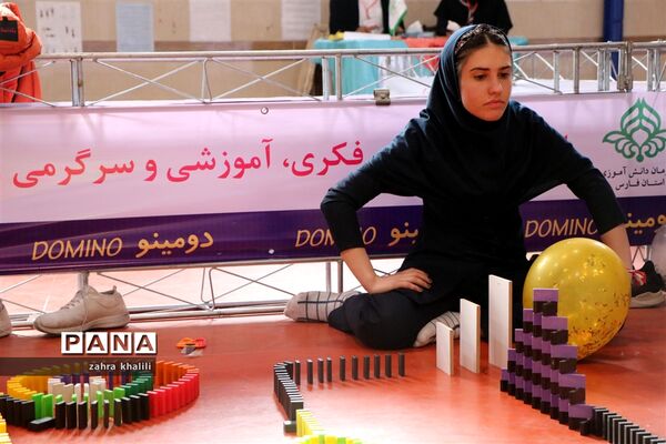رقابت بیش از 47 تیم دومینو تاپلینگ گروه دختران در مسابقات بازی‌های فکری سرگرمی در شیراز