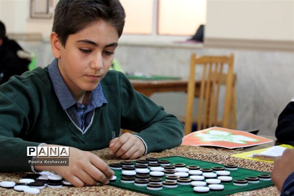 رقابت بیش از ۴۵۰ دانش آموز پسر مقطع متوسطه در شیراز