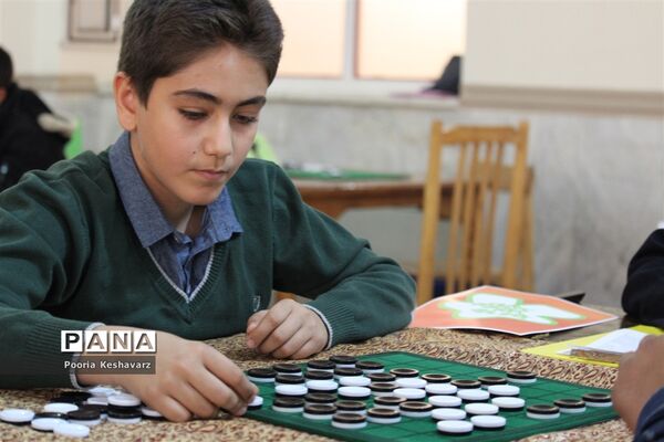 رقابت بیش از ۴۵۰ دانش آموز پسر مقطع متوسطه در شیراز