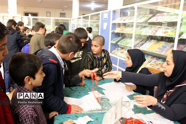 مسابقات بازی های فکری دانش‌آموزان پسر در فارس