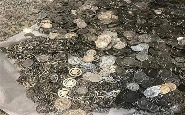 چمدان حاوی 50 کیلوگرم جنس قاچاق در بازرگان کشف شد