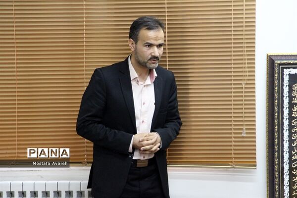 بازدید دانش‌آموزان پسرتشکیلات پیشتازان از سازمان بیمه تامین اجتماعی بیرجند