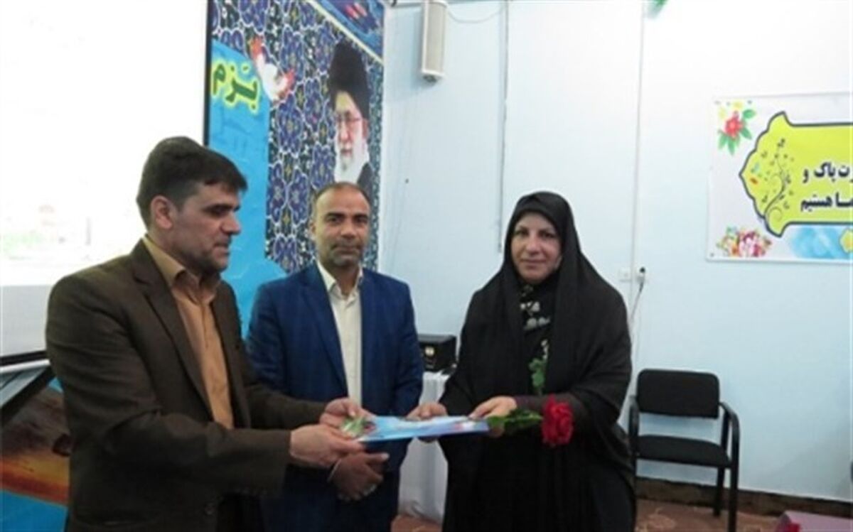 تجلیل از فعالین و خادمین جشن تکلیف دختران آسمانی در اردستان