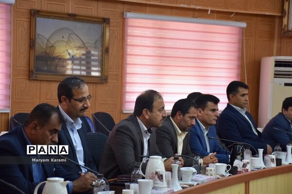 نشست مشترک روسا و معاونان آموزش و پرورش و سازمان دانش‌آموزی استان بوشهر