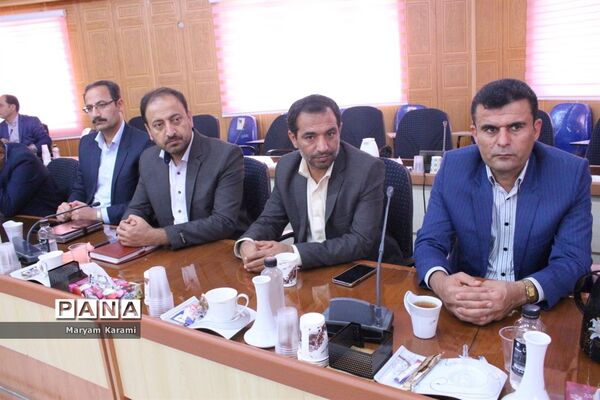 نشست مشترک روسا و معاونان آموزش و پرورش و سازمان دانش‌آموزی استان بوشهر