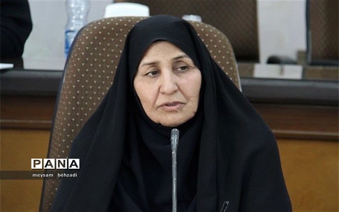 اجرای گروه سرود همگانی ۱۲۰۰ نفری توسط دانش آموزان کرمانی