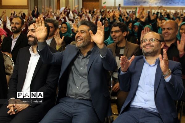 افتتاح کانون فرهنگی، تربیتی دانش‌آموزی امام خمینی (ره) در حرم امام راحل