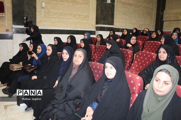 همایش تجلیل از طلایه‌داران فرهنگی در عرصه خیر و احسان در بوشهر-1