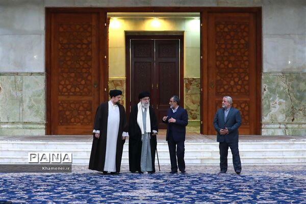حضور رهبر انقلاب اسلامی در مرقد مطهر امام راحل و گلزار شهدای بهشت زهرا