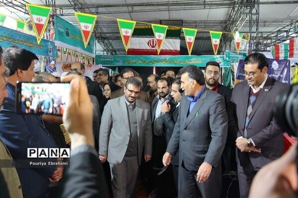 افتتاح نمایشگاه دستاوردهای چهل ساله انقلاب در بیرجند