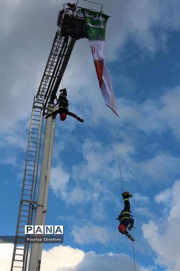 افتتاح نمایشگاه دستاوردهای چهل ساله انقلاب در بیرجند