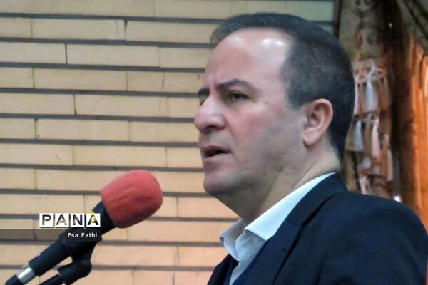همایش تجلیل از نخبگان و برگزیدگان کنکور سراسری 97 در آذرشهر