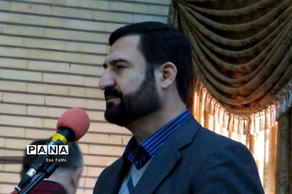 همایش تجلیل از نخبگان و برگزیدگان کنکور سراسری 97 در آذرشهر