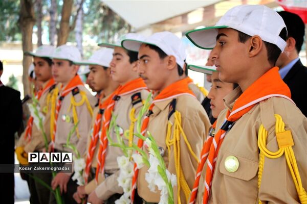 غبار روبی مزار شهدا شهرستان رباط کریم