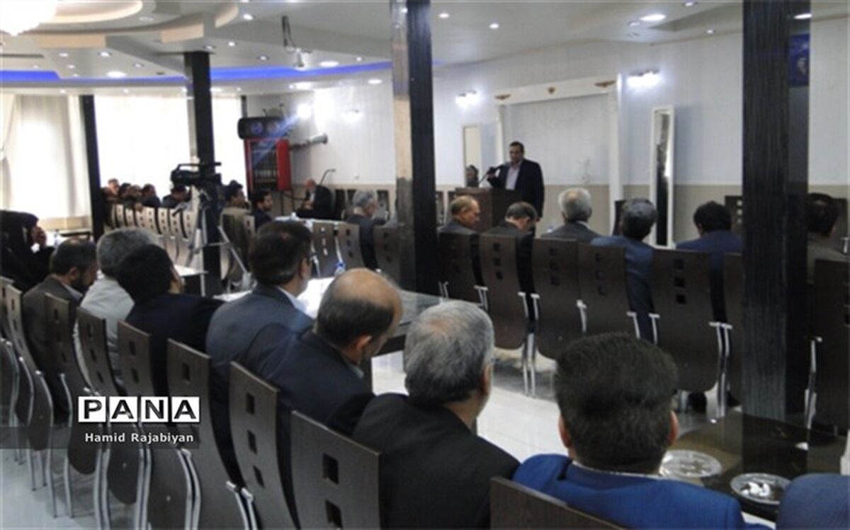 جلسه مدیران مدارس شهرستان برخوار برگزار شد