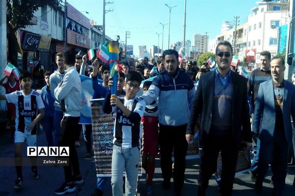 حمل مشعل چهل‌سالگی انقلاب در محمودآباد