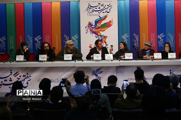 نشست‌های پرسش و پاسخ فیلم‌های دومین روز سی و هفتمین جشنواره فیلم فجر