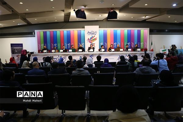 نشست‌های پرسش و پاسخ فیلم‌های دومین روز سی و هفتمین جشنواره فیلم فجر