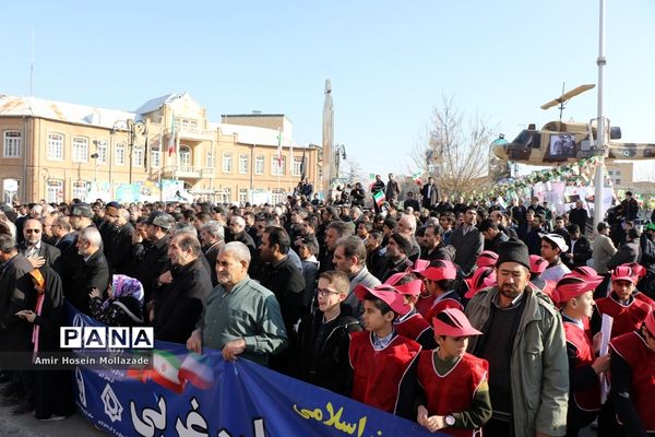 رژه ناوگان موتوری نیروهای مسلح در ارومیه