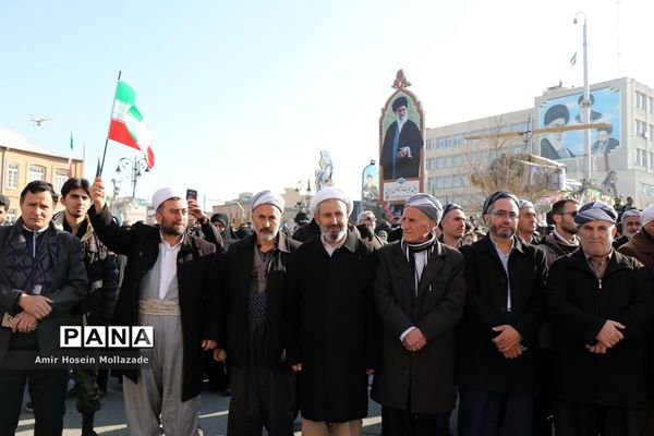 رژه ناوگان موتوری نیروهای مسلح در ارومیه