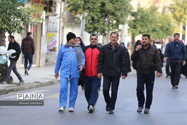 جشن انقلاب و همایش پیاده‌روی خانوادگی در ساری