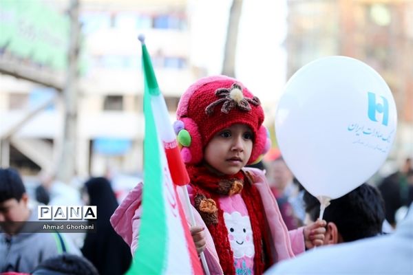 جشن انقلاب و همایش پیاده‌روی خانوادگی در ساری