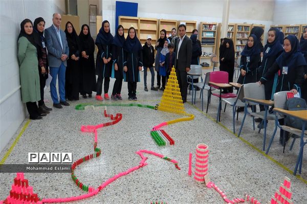 مسابقه دومینو در اداره استعداد‌های درخشان